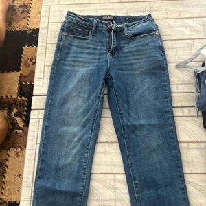 Judy blue, 28 relaxed fit. Great condition